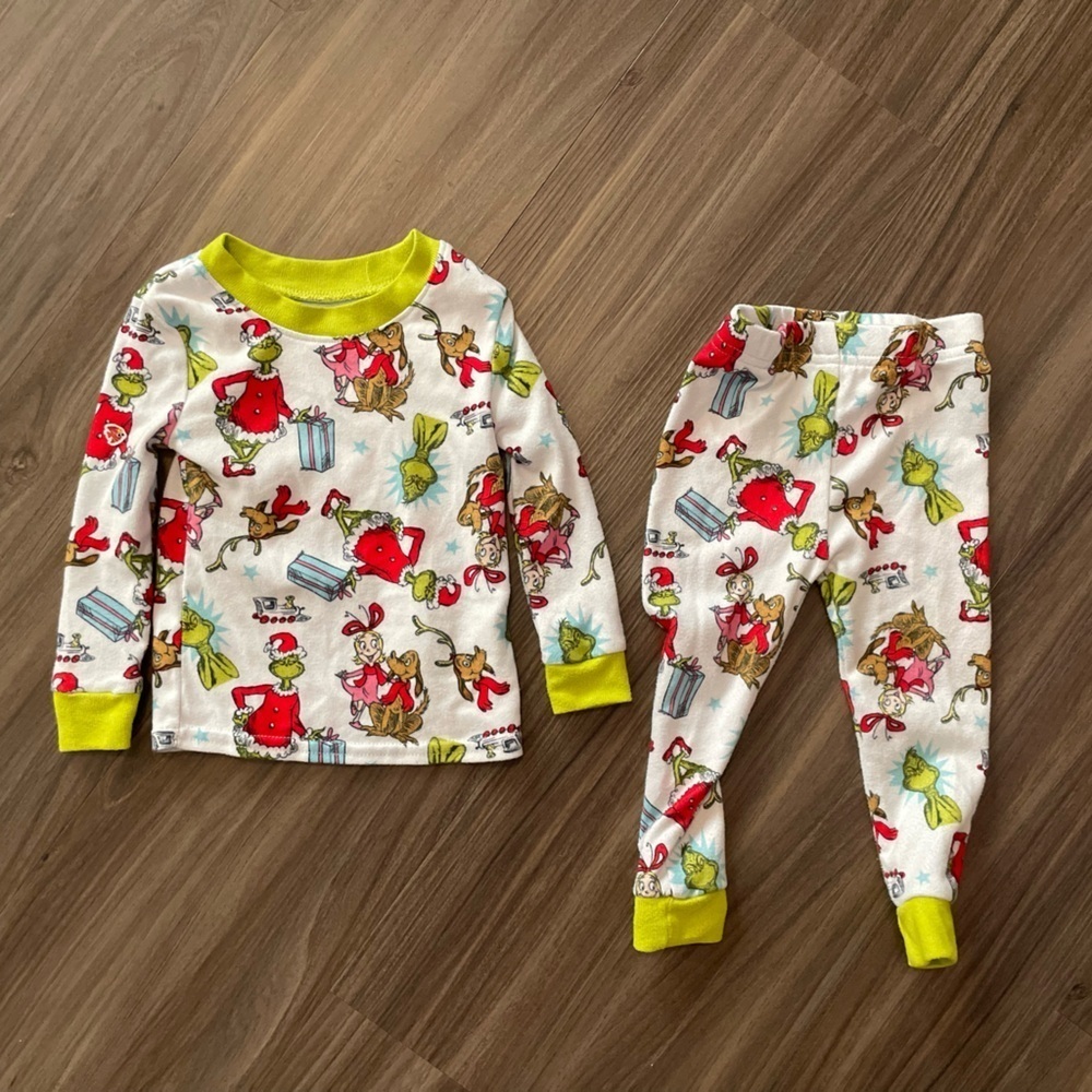 The Grinch Christmas kids Whimsical Green and White Pajama Set size 12 months